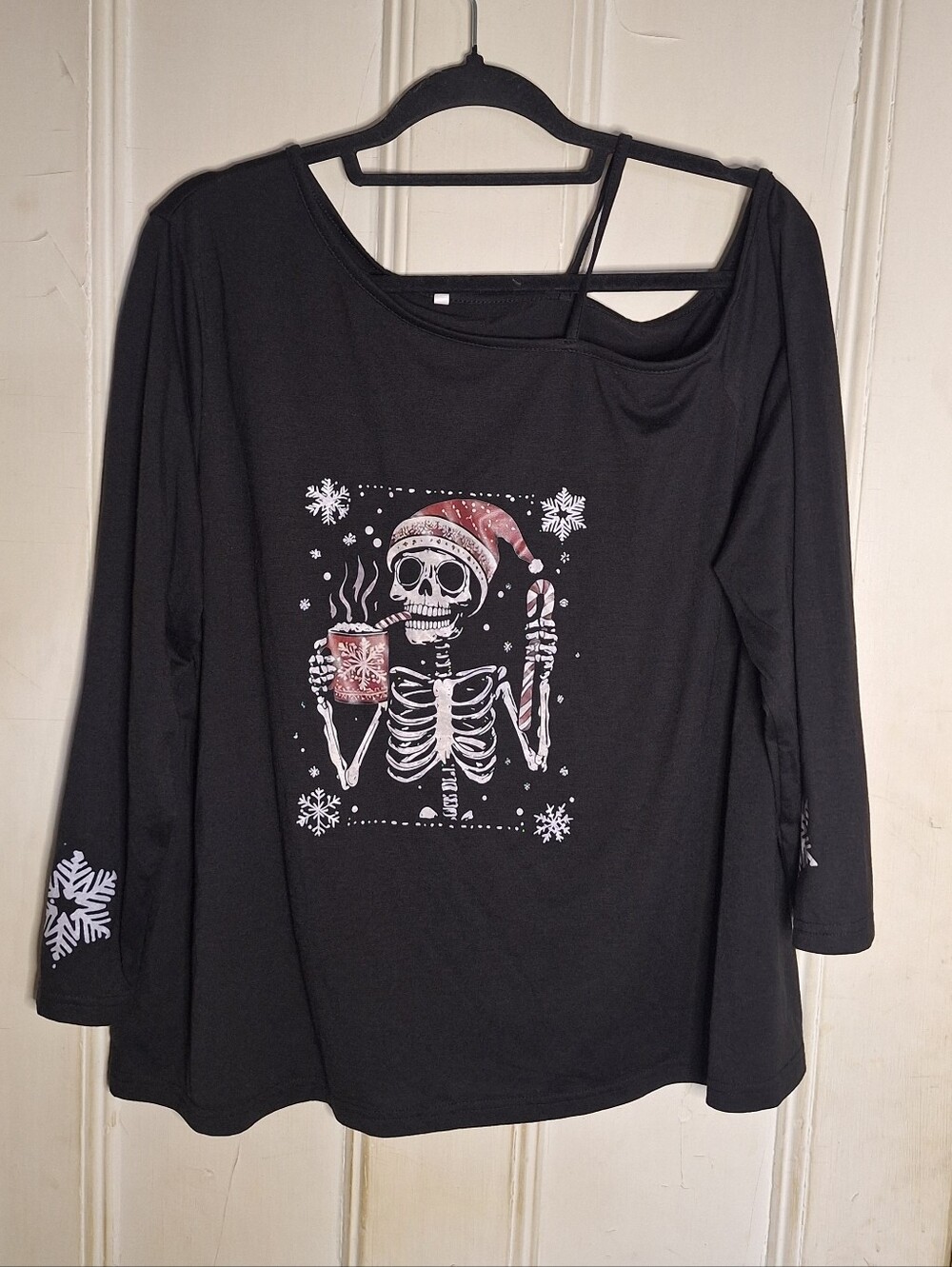 Plus Size 2XL Black Christmas Skull Graphic One Off Shoulder Long Sleeve Tee